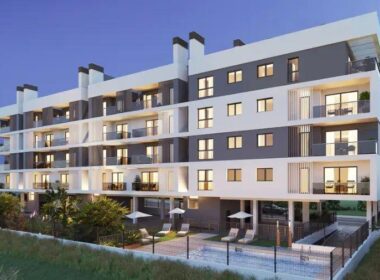 Апартаменти 83 кв.м в Аликанте з терасою та басейном