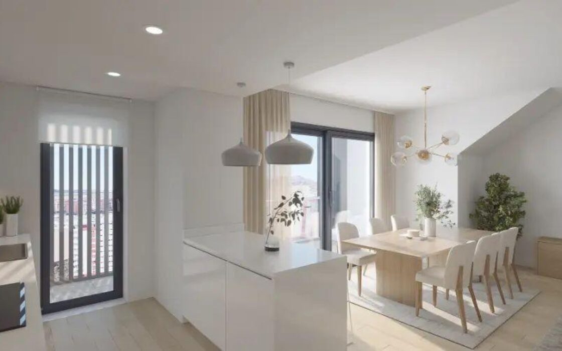 Апартаменти 83 кв.м в Аликанте з терасою та басейном