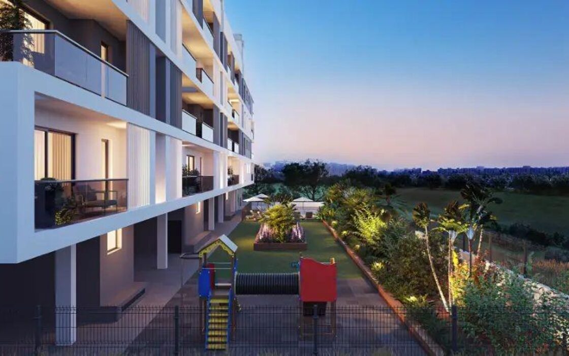 Апартаменти 83 кв.м в Аликанте з терасою та басейном