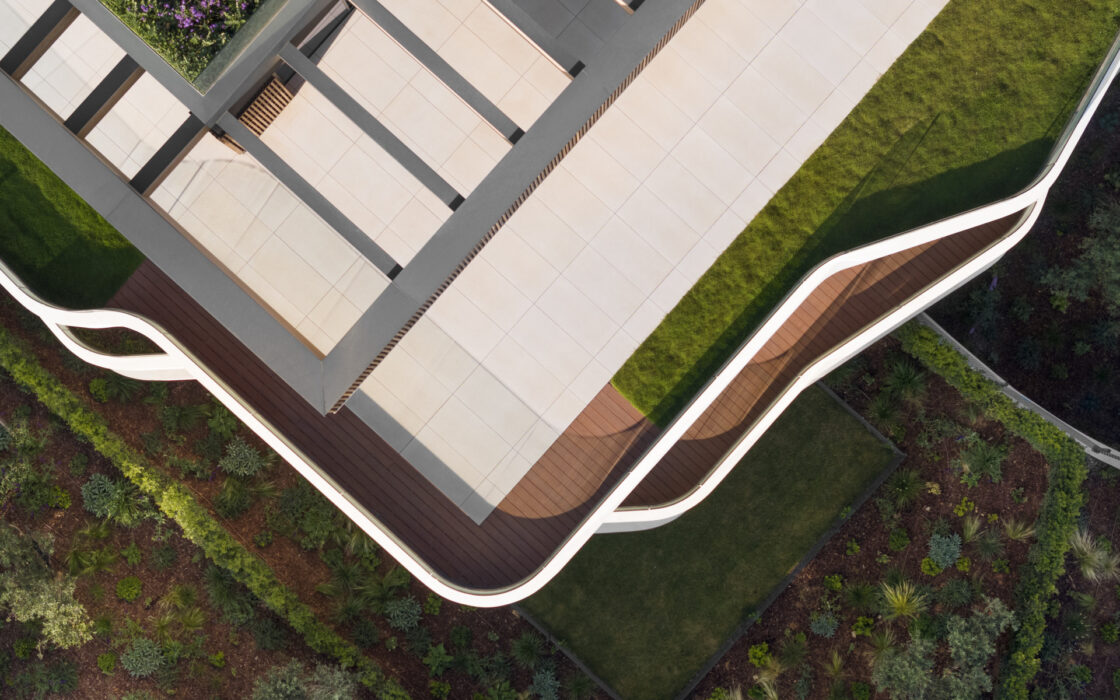 Экологичная вилла в Сотогранде с террасой 432 кв.м