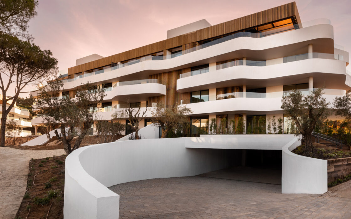 Экологичная вилла в Сотогранде с террасой 432 кв.м