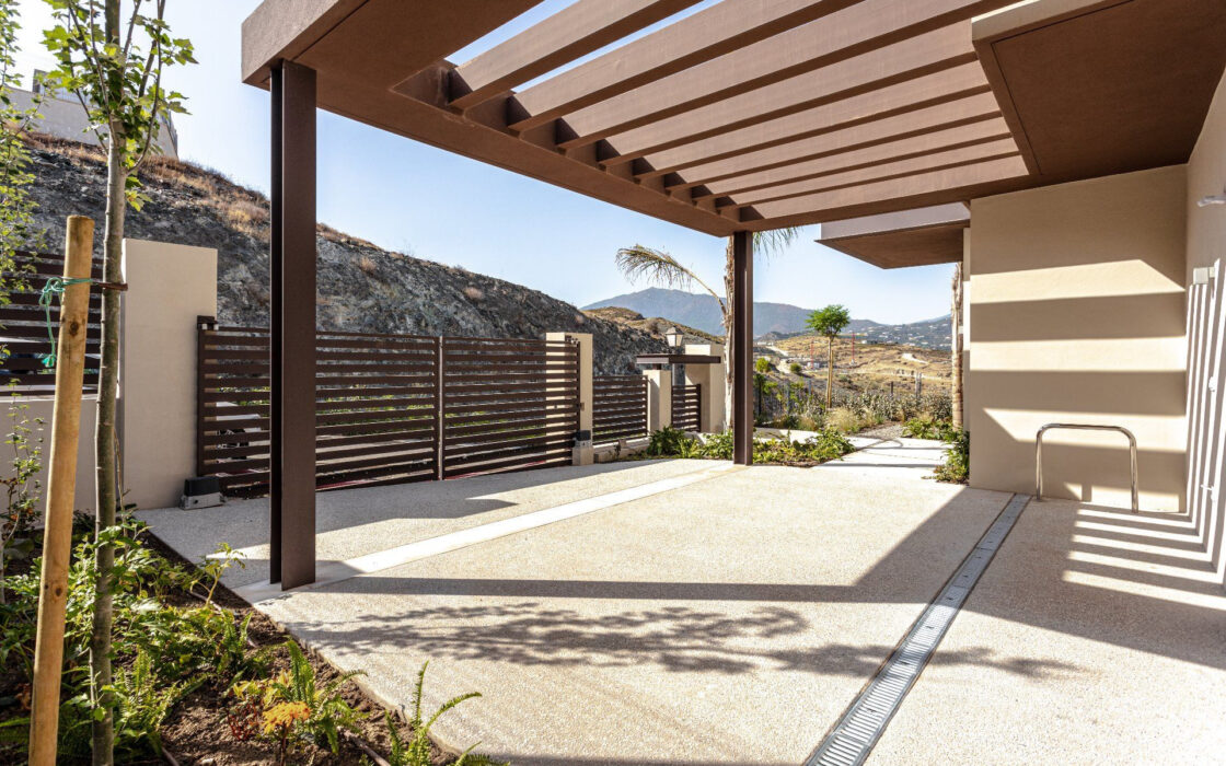 Чотирикімнатна вілла в Бенахавісі з терасою 605 кв.м