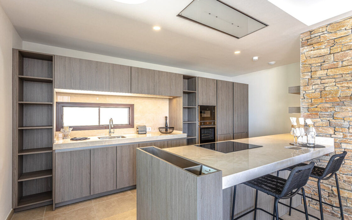 Чотирикімнатна вілла в Бенахавісі з терасою 605 кв.м