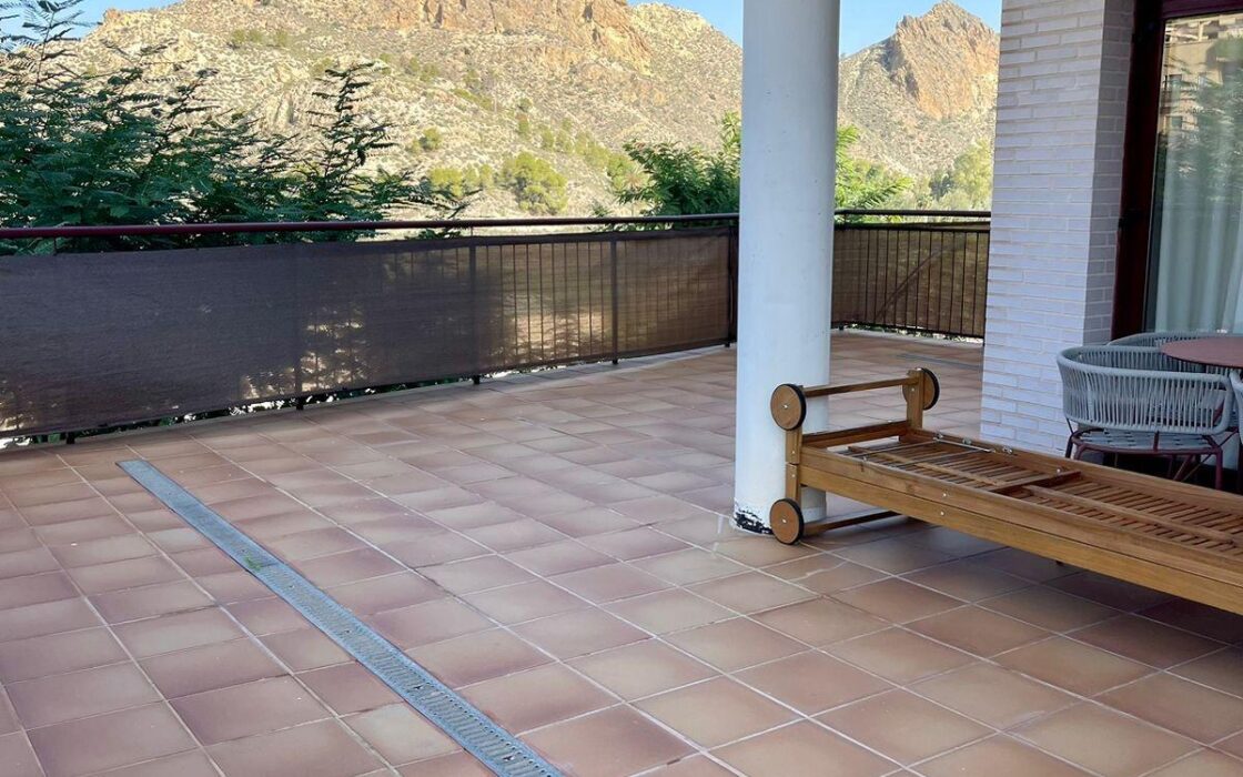 Апартаменти 104 кв.м з терасою в Вільянуеві дель Ріо Сегура