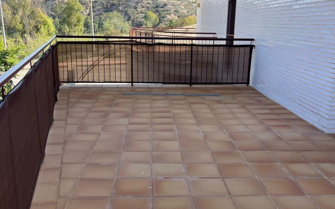 Апартаменти 104 кв.м з терасою в Вільянуеві дель Ріо Сегура