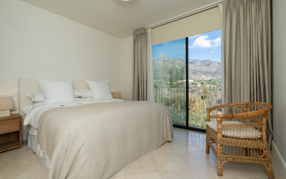 Элегантная вилла в районе Золотой мили с террасой 608 кв.м