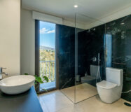 Элегантная вилла в районе Золотой мили с террасой 608 кв.м