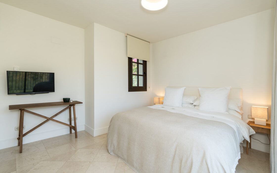 Элегантная вилла в районе Золотой мили с террасой 608 кв.м