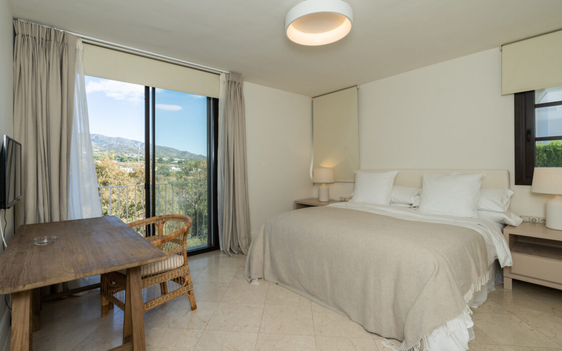 Элегантная вилла в районе Золотой мили с террасой 608 кв.м