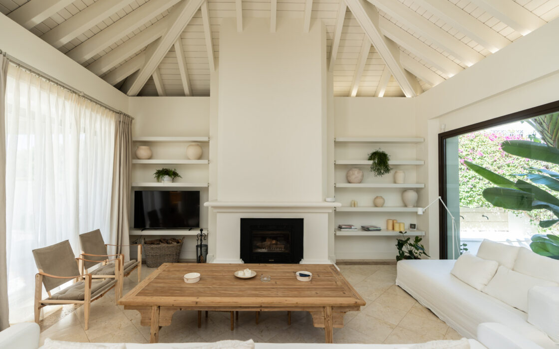 Элегантная вилла в районе Золотой мили с террасой 608 кв.м