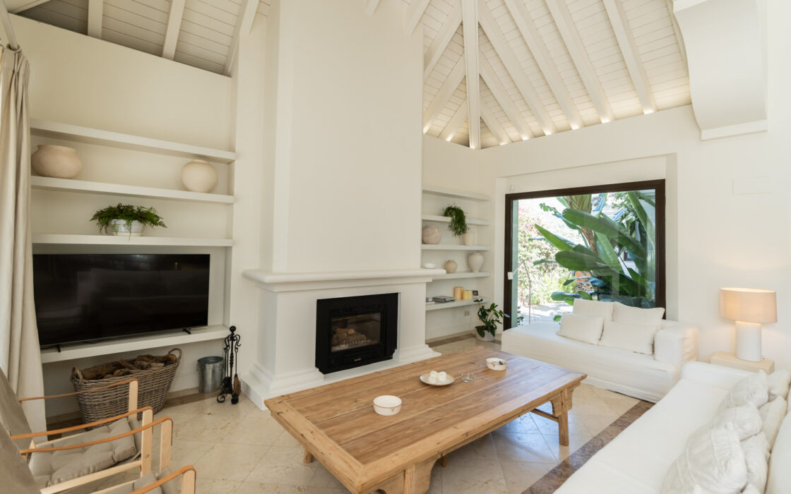 Элегантная вилла в районе Золотой мили с террасой 608 кв.м