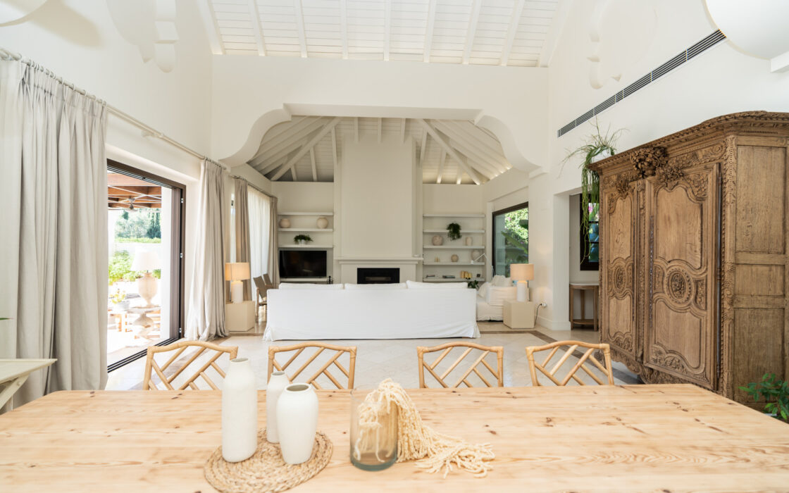 Элегантная вилла в районе Золотой мили с террасой 608 кв.м