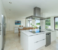 Элегантная вилла в районе Золотой мили с террасой 608 кв.м