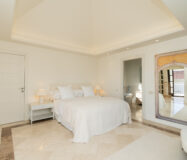 Элегантная вилла в районе Золотой мили с террасой 608 кв.м