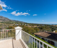 Элегантная вилла в районе Золотой мили с террасой 608 кв.м