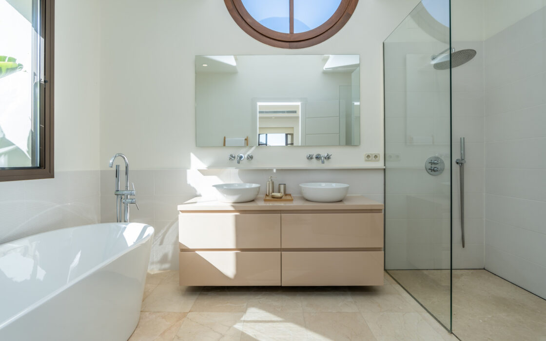 Элегантная вилла в районе Золотой мили с террасой 608 кв.м