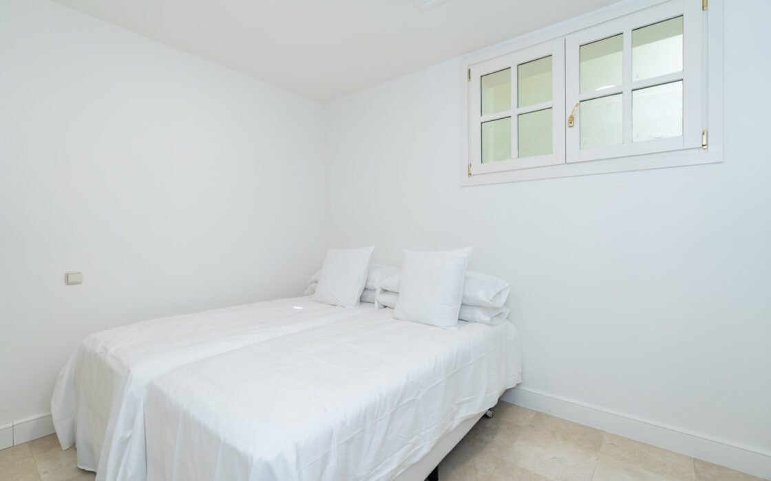 Элегантная вилла в районе Золотой мили с террасой 608 кв.м