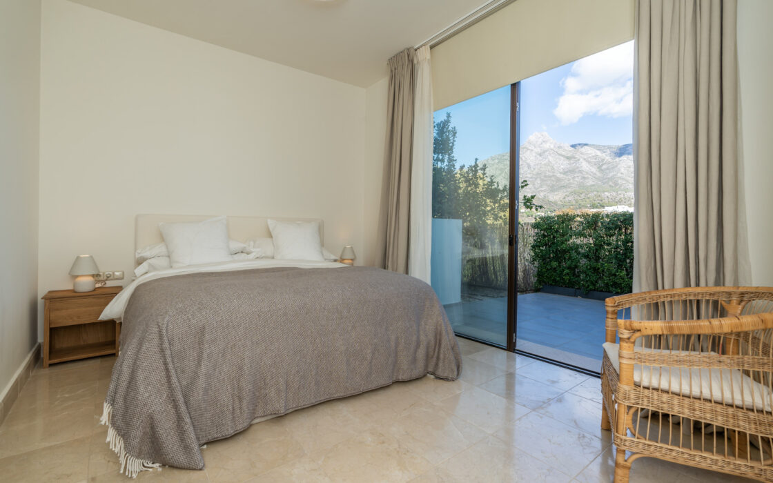 Элегантная вилла в районе Золотой мили с террасой 608 кв.м