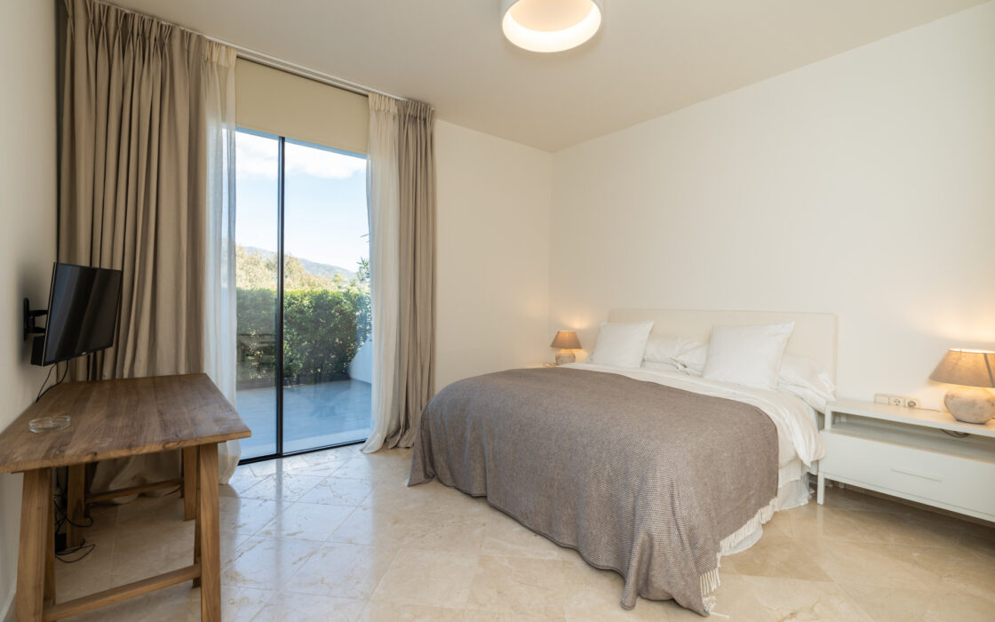 Элегантная вилла в районе Золотой мили с террасой 608 кв.м