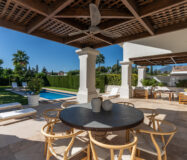 Элегантная вилла в районе Золотой мили с террасой 608 кв.м