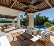 Элегантная вилла в районе Золотой мили с террасой 608 кв.м