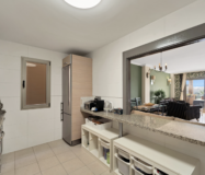 Просторная квартира 3+2 в Эстепоне с террасой у моря