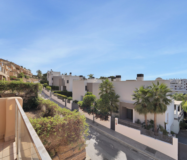 Просторная квартира 3+2 в Эстепоне с террасой у моря