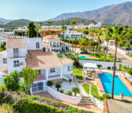 Вілла в Естепоні, 272 кв.м, стиль і море поруч