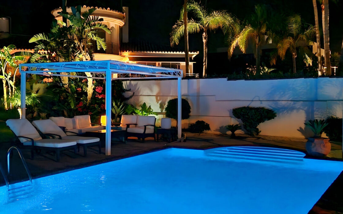 Вілла в Естепоні, 272 кв.м, стиль і море поруч