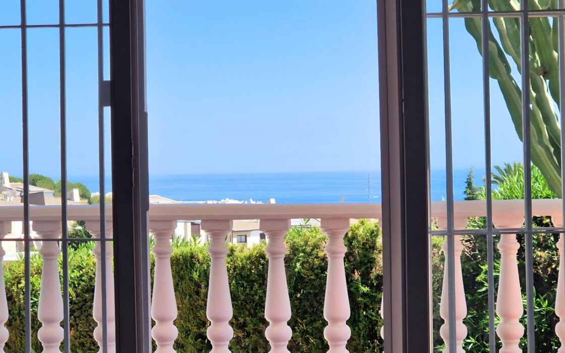 Вілла в Естепоні, 272 кв.м, стиль і море поруч