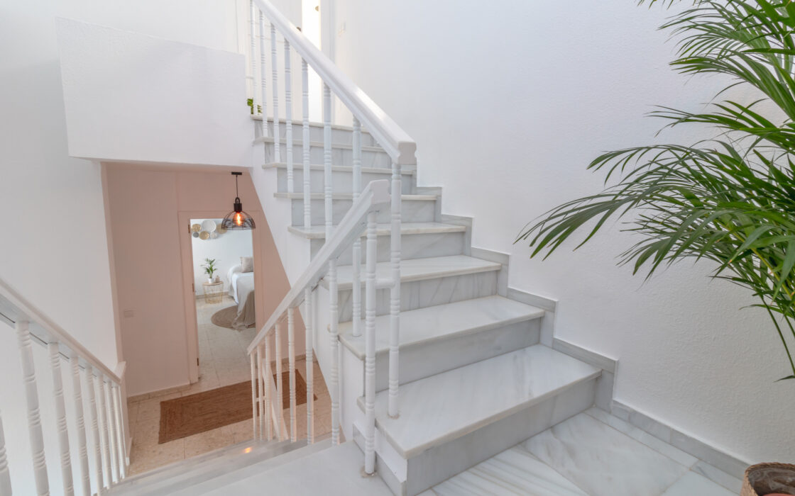 Вілла в Естепоні, 272 кв.м, стиль і море поруч