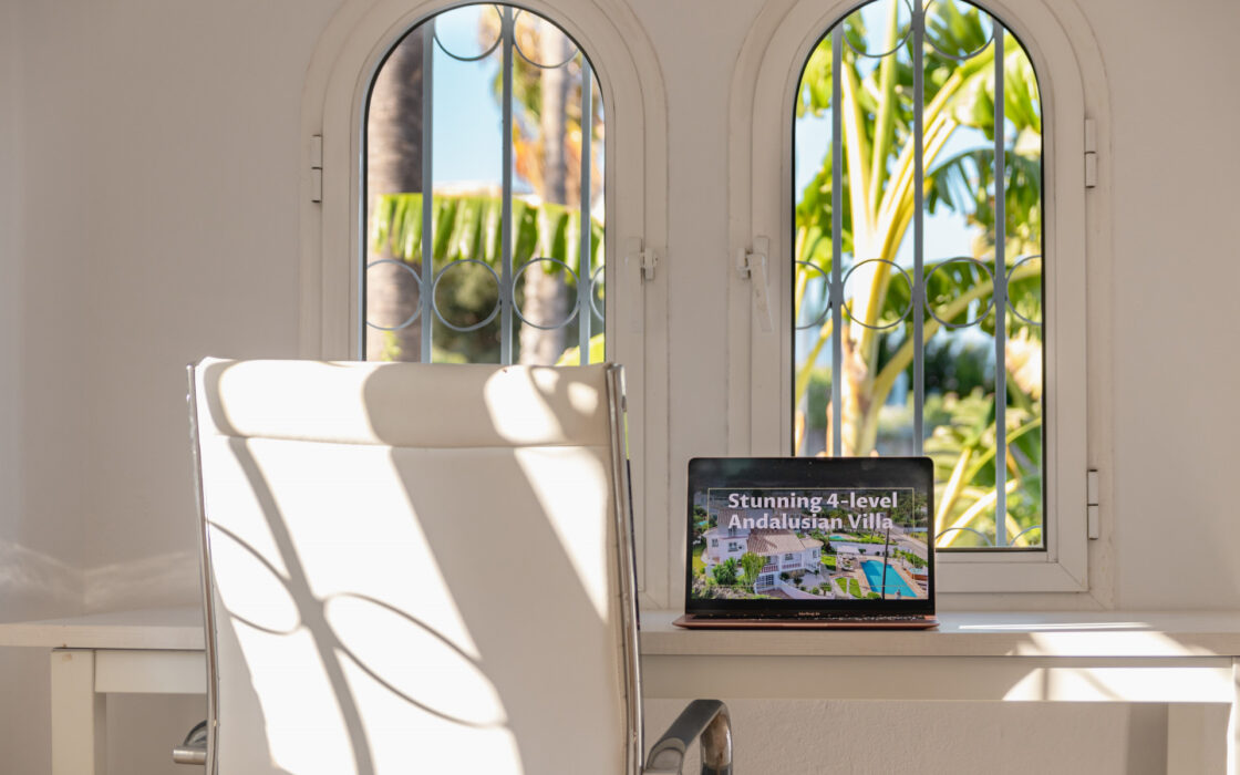 Вілла в Естепоні, 272 кв.м, стиль і море поруч