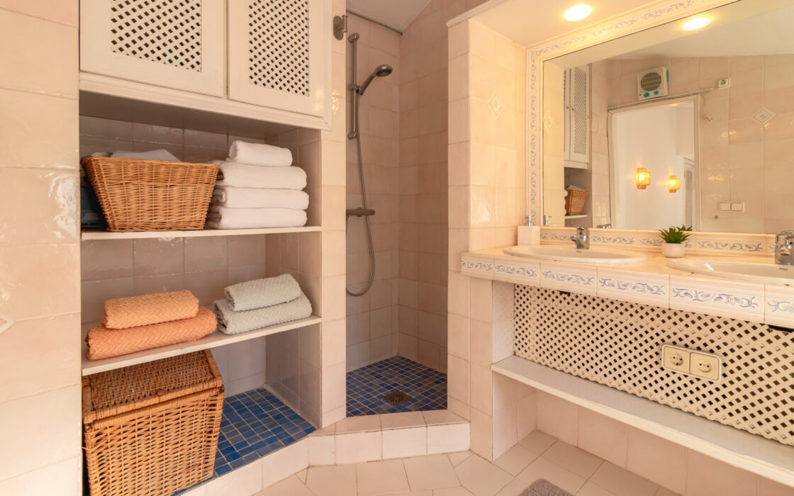 Вілла в Естепоні, 272 кв.м, стиль і море поруч