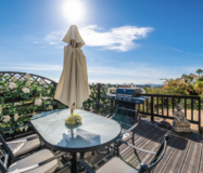 Простора квартира з трьома спальнями в Естепоні біля моря