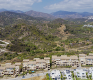 Простора квартира з трьома спальнями в Естепоні біля моря