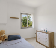 Простора квартира з трьома спальнями в Естепоні біля моря