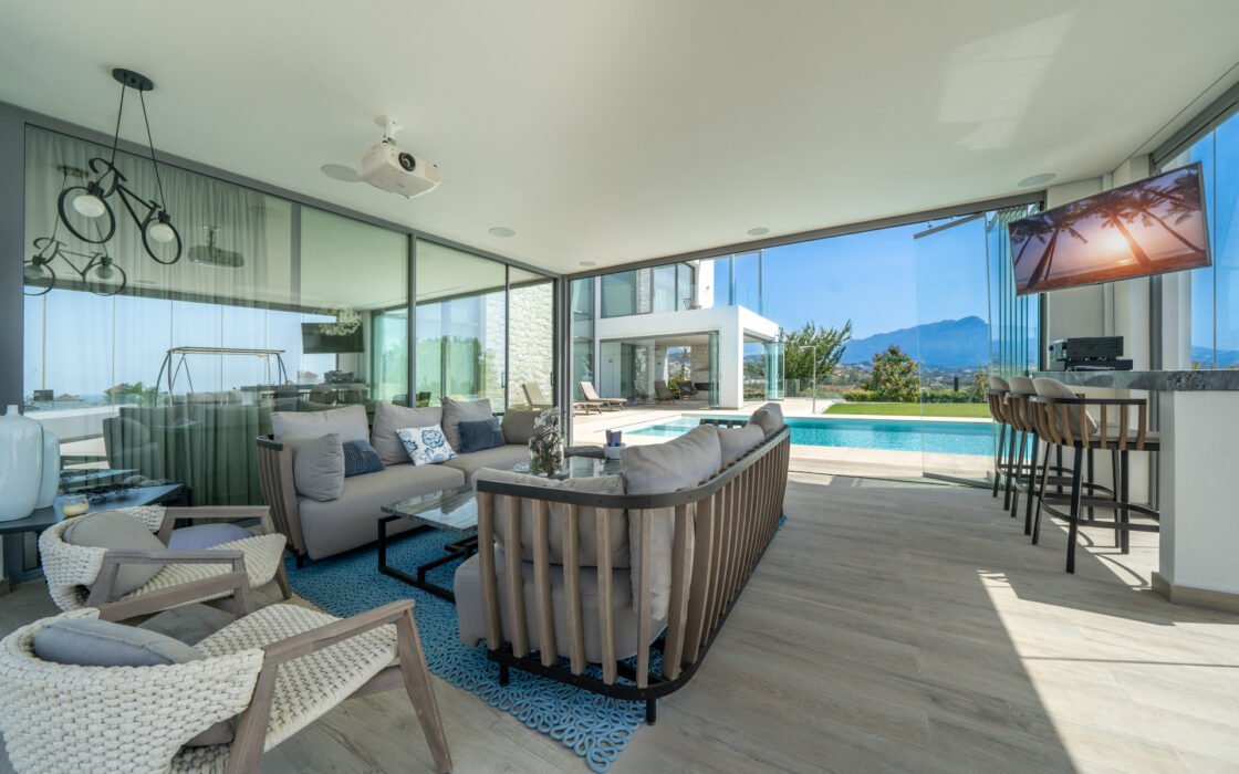 Вілла в Бенависі 166 кв.м з терасою та видом на море