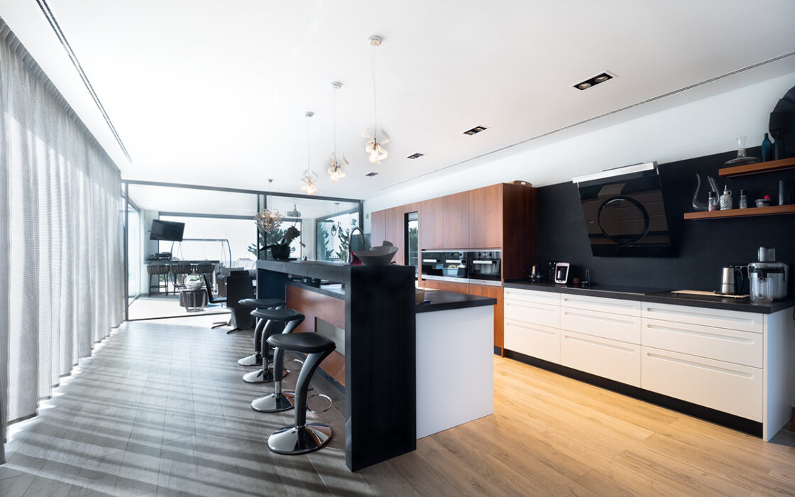 Вілла в Бенависі 166 кв.м з терасою та видом на море