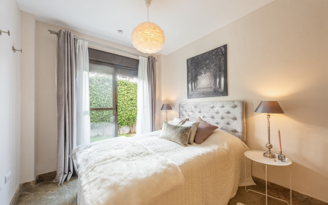 Квартира с 2 спальнями в Эстепоне с террасой 110 кв.м