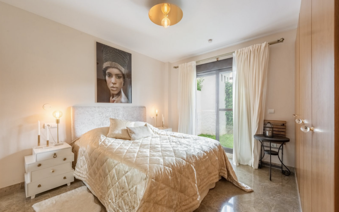 Квартира с 2 спальнями в Эстепоне с террасой 110 кв.м