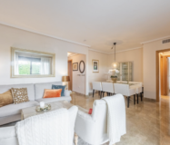 Квартира с 2 спальнями в Эстепоне с террасой 110 кв.м