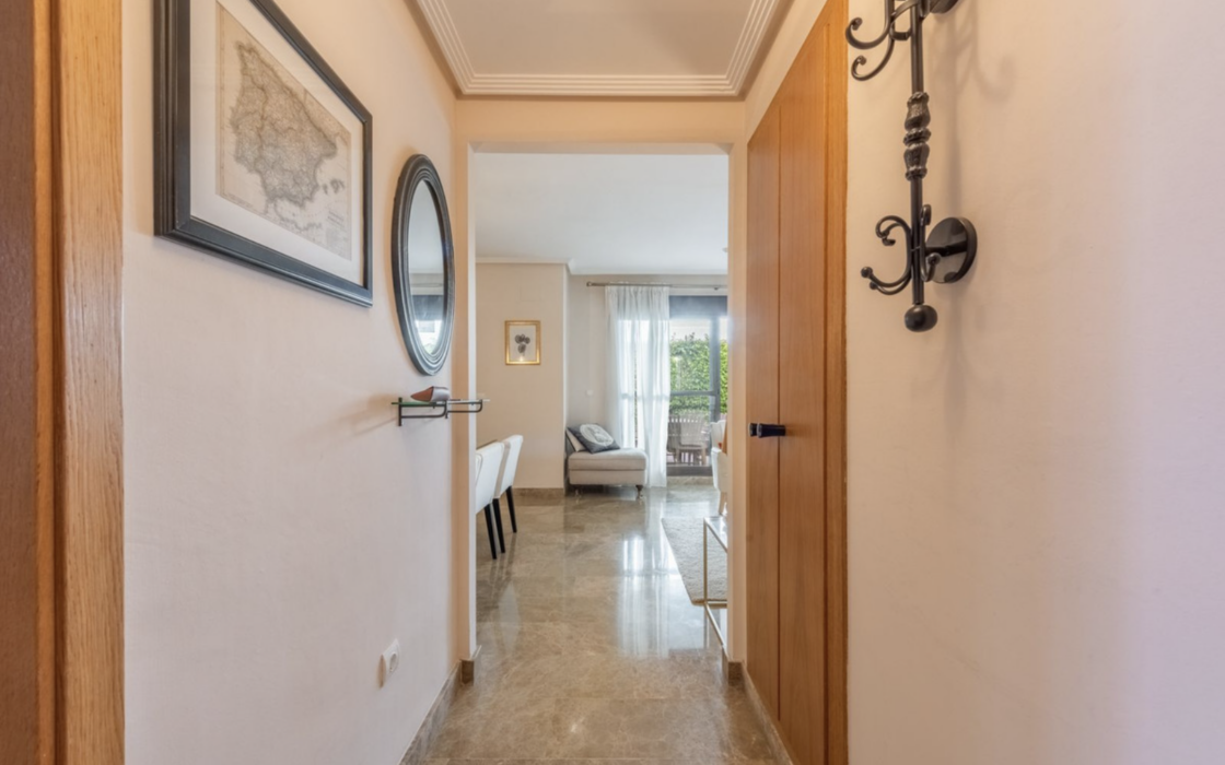 Квартира с 2 спальнями в Эстепоне с террасой 110 кв.м