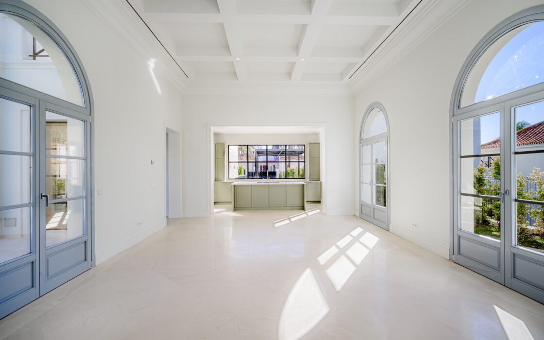 Вілла з терасою в Нуева Андалусія 629 кв.м, біля моря