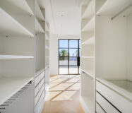 Вілла з терасою в Нуева Андалусія 629 кв.м, біля моря