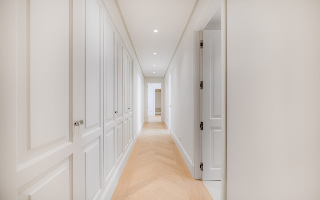 Вілла з терасою в Нуева Андалусія 629 кв.м, біля моря