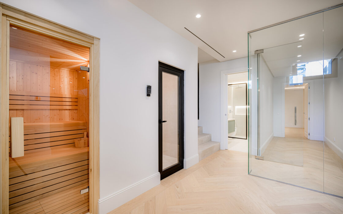 Вілла з терасою в Нуева Андалусія 629 кв.м, біля моря