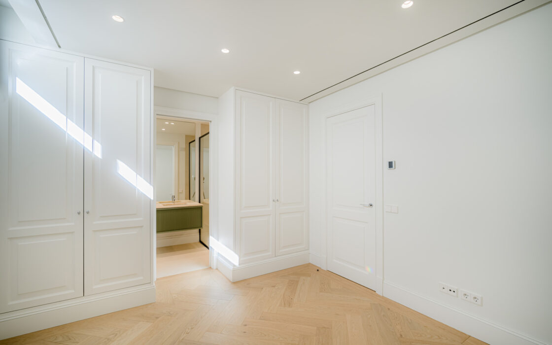 Вілла з терасою в Нуева Андалусія 629 кв.м, біля моря