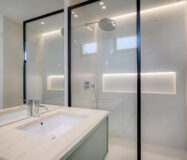 Вілла з терасою в Нуева Андалусія 629 кв.м, біля моря