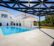 Вілла з терасою в Нуева Андалусія 629 кв.м, біля моря