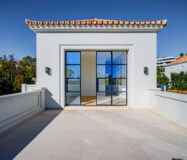 Вілла з терасою в Нуева Андалусія 629 кв.м, біля моря